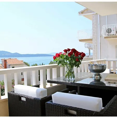 Casa Azuro 1 - 4 * Seget Donji